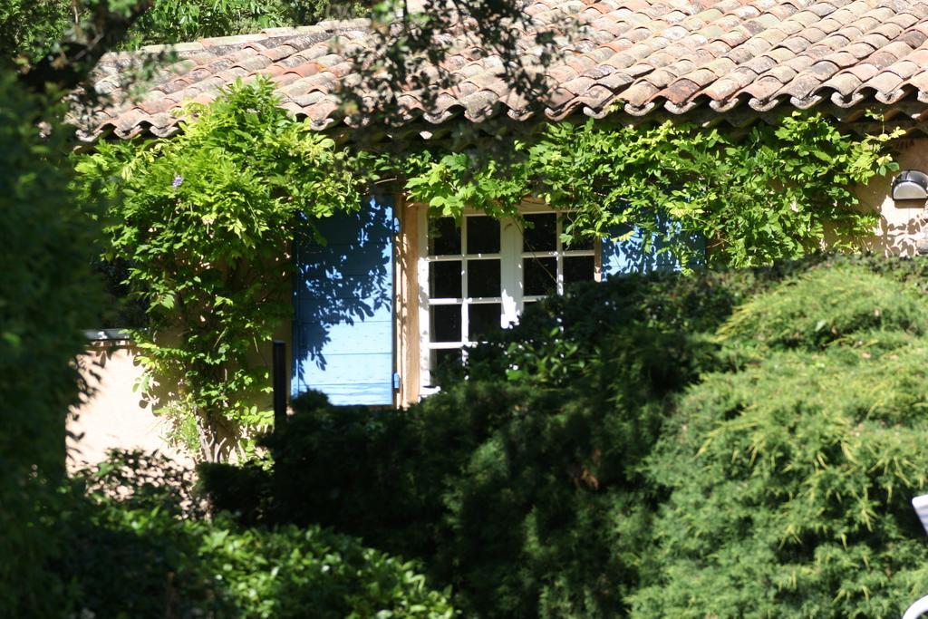 La Ferme Acomodação com café da manhã Saint-Marc-Jaumegarde Exterior foto