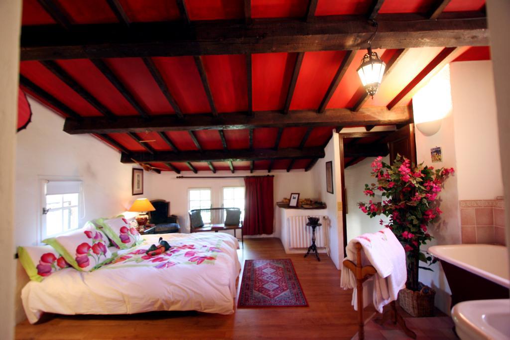 La Ferme Acomodação com café da manhã Saint-Marc-Jaumegarde Quarto foto