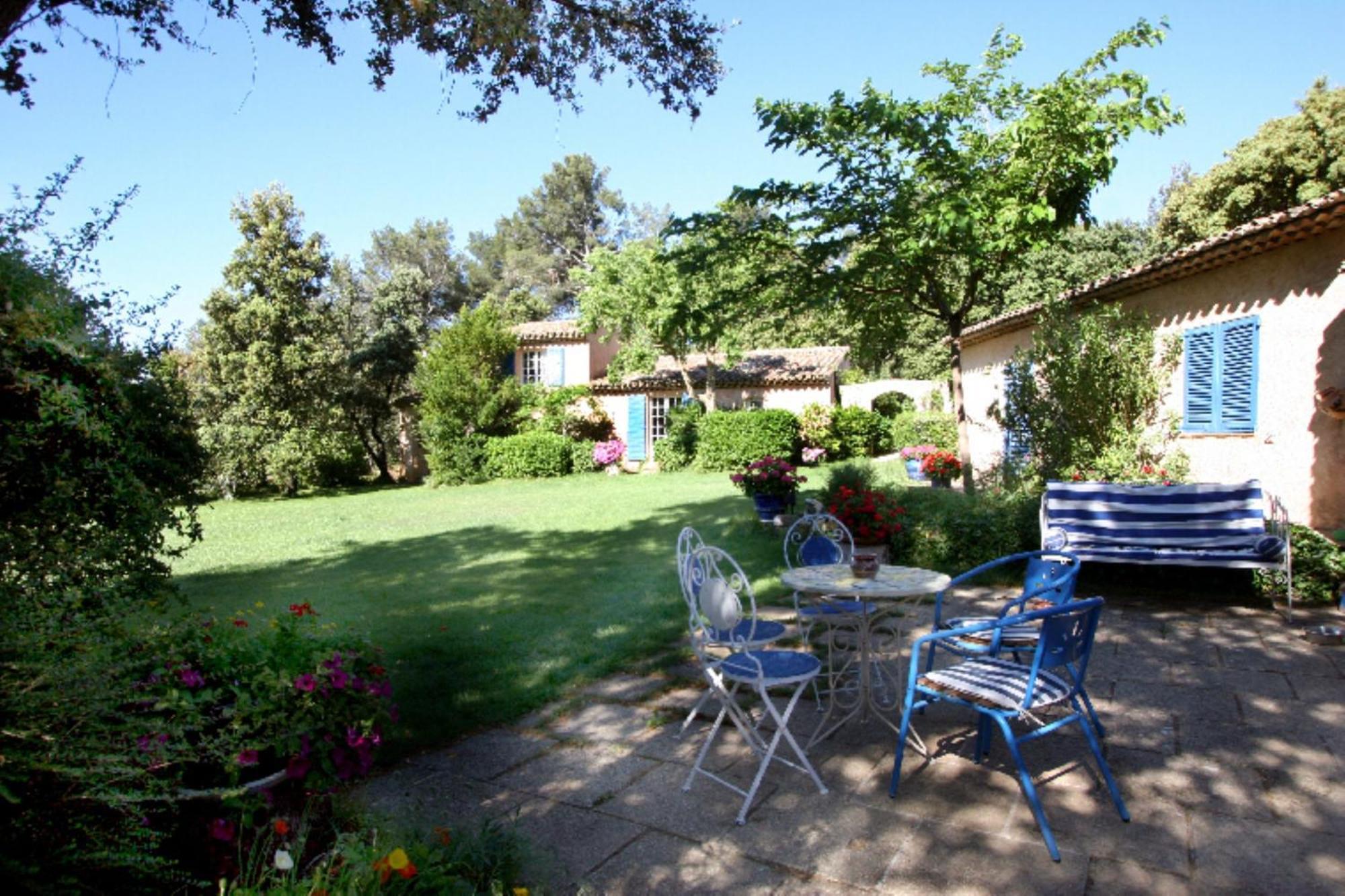 La Ferme Acomodação com café da manhã Saint-Marc-Jaumegarde Exterior foto